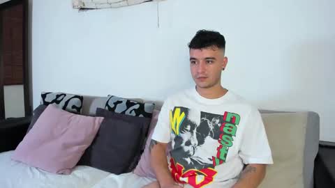 Snapshot of p_jhon chatting on September 11, 2025, 12:33 am P online show from September 11, 2025, 12:33 am