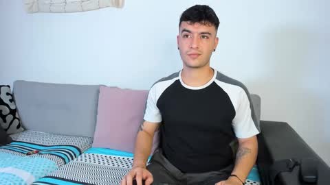 Snapshot of p_jhon chatting on September 14, 2025, 7:57 pm P online show from September 14, 2025, 7:57 pm