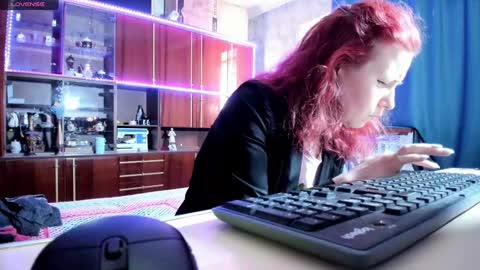 Ella online show from March 1, 2025, 11:28 am