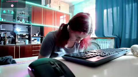 Ella online show from March 6, 2025, 1:14 pm