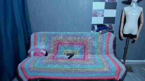 Ella online show from November 5, 2025, 6:57 am