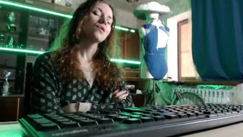 Snapshot of pa1e_pr1ncess chatting on May 3, 2026, 6:08 am Ella online show from May 3, 2026, 6:08 am