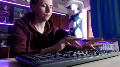 Snapshot of pa1e_pr1ncess chatting on May 6, 2026, 7:13 am Ella online show from May 6, 2026, 7:13 am