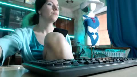 Snapshot of pa1e_pr1ncess chatting on May 13, 2026, 6:22 am Ella online show from May 13, 2026, 6:22 am