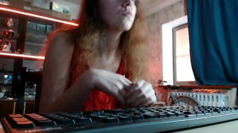 Snapshot of pa1e_pr1ncess chatting on May 16, 2026, 10:47 am Ella online show from May 16, 2026, 10:47 am