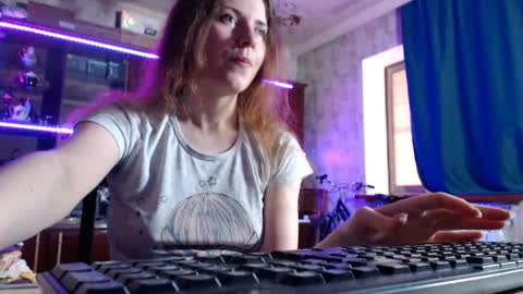 Snapshot of pa1e_pr1ncess chatting on May 19, 2026, 6:53 am Ella online show from May 19, 2026, 6:53 am