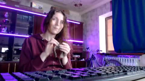 Snapshot of pa1e_pr1ncess chatting on May 23, 2026, 5:45 am Ella online show from May 23, 2026, 5:45 am