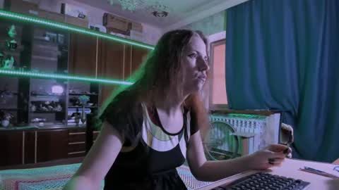 Snapshot of pa1e_pr1ncess chatting on June 24, 2026, 6:23 am Ella online show from June 24, 2026, 6:23 am