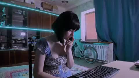 Snapshot of pa1e_pr1ncess chatting on July 8, 2026, 4:28 am Ella online show from July 8, 2026, 4:28 am