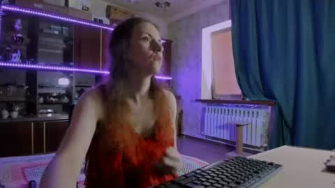 Snapshot of pa1e_pr1ncess chatting on July 27, 2026, 8:32 am Ella online show from July 27, 2026, 8:32 am