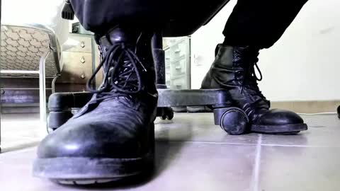 Pablo Meness online show from May 1, 2026, 9:47 am