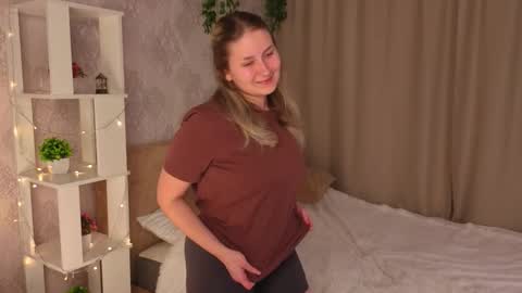 Snapshot of pagecupps chatting on December 17, 2025, 6:47 pm Betty online show from December 17, 2025, 6:47 pm