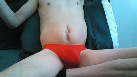 Snapshot of pale_atom chatting on December 30, 2024, 8:15 pm Atom online show from December 30, 2024, 8:15 pm