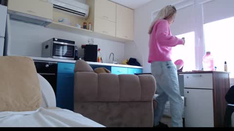 Snapshot of pam_fans chatting on December 9, 2024, 8:00 am BABE online show from December 9, 2024, 8:00 am