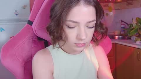 Snapshot of pambeeslyy chatting on May 15, 2026, 10:44 am Pam online show from May 15, 2026, 10:44 am