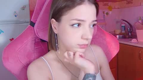 Snapshot of pambeeslyy chatting on May 20, 2026, 1:06 pm Pam online show from May 20, 2026, 1:06 pm