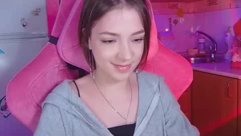 Snapshot of pambeeslyy chatting on June 28, 2026, 2:23 pm Pam online show from June 28, 2026, 2:23 pm