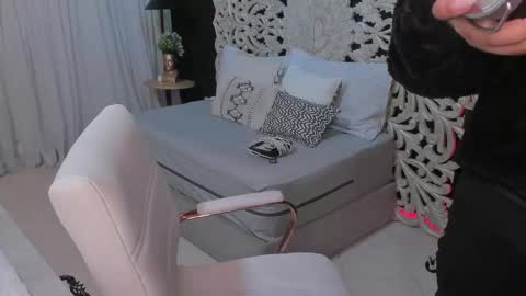 pamela online show from September 24, 2025, 4:05 am