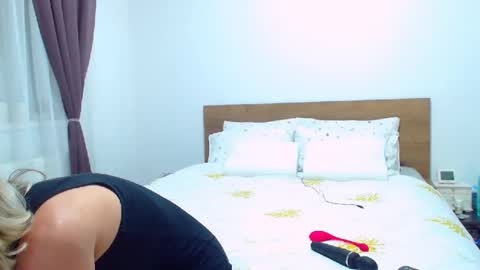 Snapshot of pamela_issy chatting on March 23, 2026, 7:12 am PAMEL ISSY online show from March 23, 2026, 7:12 am