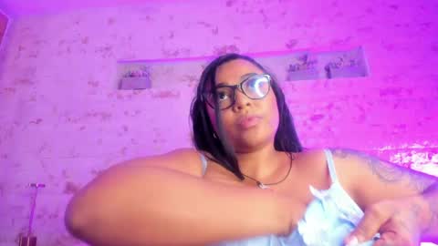 Snapshot of pamela_west chatting on May 28, 2026, 7:44 pm Pamela West online show from May 28, 2026, 7:44 pm