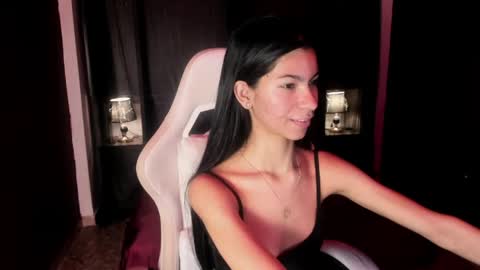 Snapshot of pamelaascott chatting on May 6, 2026, 4:19 am P A M online show from May 6, 2026, 4:19 am