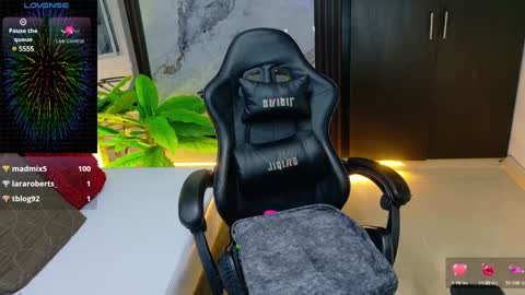 Snapshot of pamelajackson__ chatting on January 23, 2025, 12:46 am Paola online show from January 23, 2025, 12:46 am