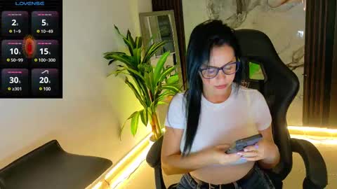 Snapshot of pamelajackson__ chatting on February 27, 2025, 1:27 am Paola online show from February 27, 2025, 1:27 am