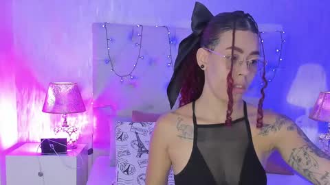 Snapshot of pamelamiler_ chatting on October 23, 2025, 1:32 pm TELL ME PAMELLA AND GIVE ME A GOOD GRADE ITS IMPORTANT online show from October 23, 2025, 1:32 pm