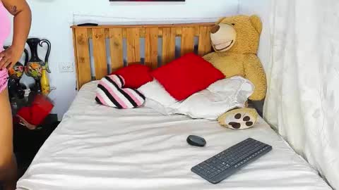 Pamela online show from September 24, 2025, 9:07 pm