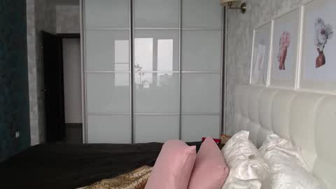 Pamella online show from November 13, 2025, 9:19 am