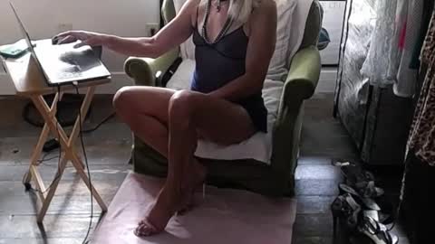 Snapshot of pammy_cd chatting on October 4, 2025, 2:26 pm Sluttie Pammy online show from October 4, 2025, 2:26 pm