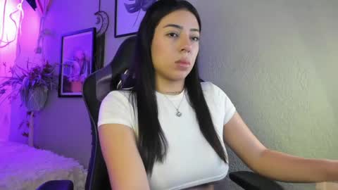 Ana Laura online show from May 12, 2026, 12:02 pm