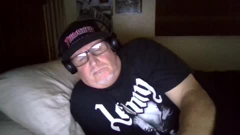Snapshot of panos678442 chatting on May 18, 2026, 3:57 am panos online show from May 18, 2026, 3:57 am