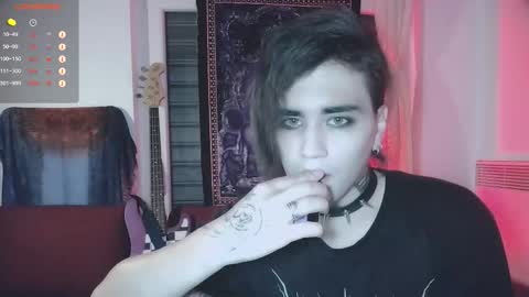 In bio online show from October 7, 2025, 8:39 pm