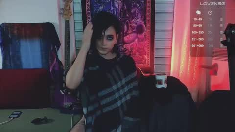 In bio online show from November 18, 2025, 8:19 am