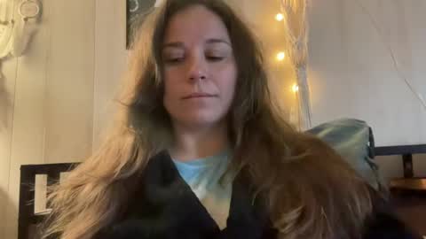 Snapshot of pantiesofthefae chatting on June 17, 2026, 10:39 am Pantiesofthefae online show from June 17, 2026, 10:39 am