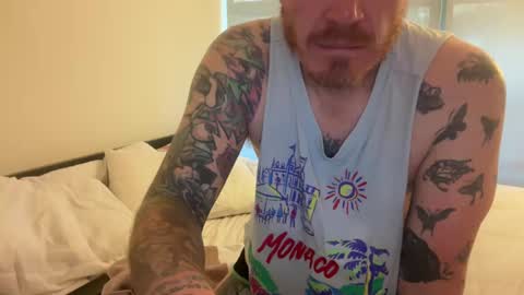 Snapshot of pantone032c chatting on December 25, 2024, 8:17 pm Red online show from December 25, 2024, 8:17 pm