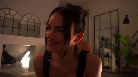 Kristina Kriss online show from September 19, 2025, 4:40 pm