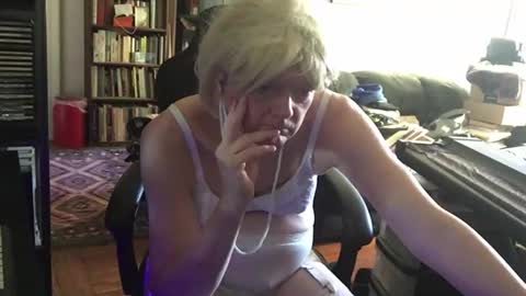 Pantyvioletlace online show from May 1, 2026, 9:19 pm