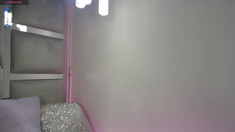 Paola Lyon online show from March 8, 2025, 12:09 pm