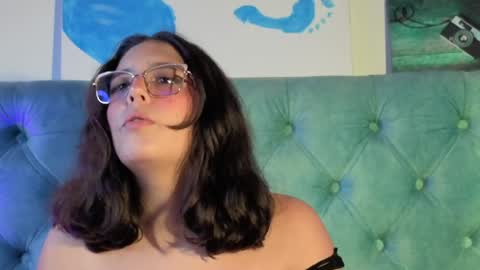 Paola Lyon online show from April 29, 2026, 6:03 pm