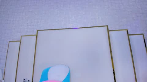 Paola  online show from November 26, 2025, 11:33 am