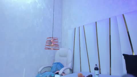 Paola  online show from March 14, 2026, 9:37 am