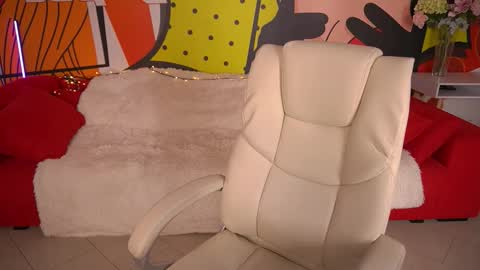 Snapshot of paolamola chatting on November 8, 2025, 10:15 am Lia online show from November 8, 2025, 10:15 am