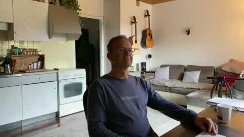 papa_show online show from February 27, 2025, 9:32 am