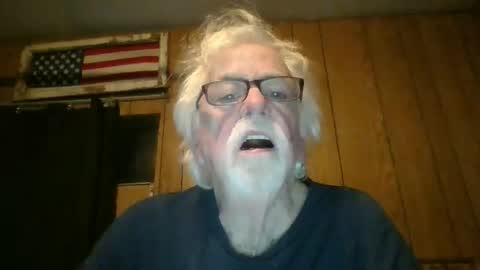 Snapshot of papajb70 chatting on February 1, 2026, 2:10 am papajb70 online show from February 1, 2026, 2:10 am