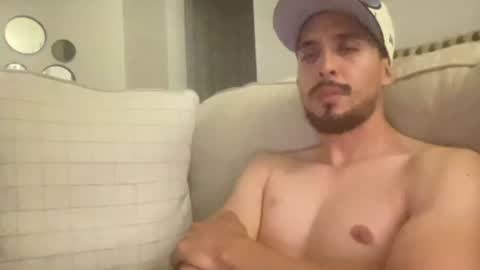Snapshot of papicubano_guapo23cm chatting on June 11, 2026, 4:43 am papicubano_guapo23cm online show from June 11, 2026, 4:43 am