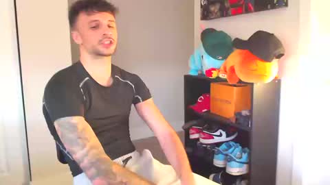 Snapshot of papijakey chatting on October 11, 2025, 10:41 pm -- New Videos Down Below online show from October 11, 2025, 10:41 pm