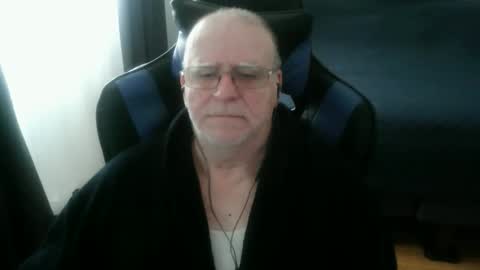 papilly online show from April 11, 2026, 12:20 pm