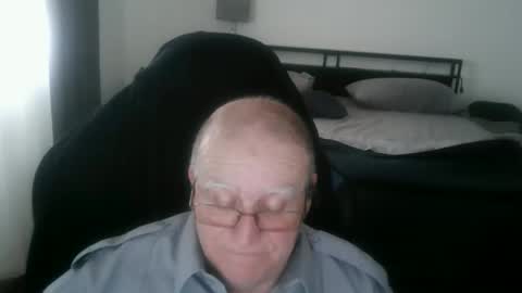 papilly online show from April 16, 2026, 2:40 pm